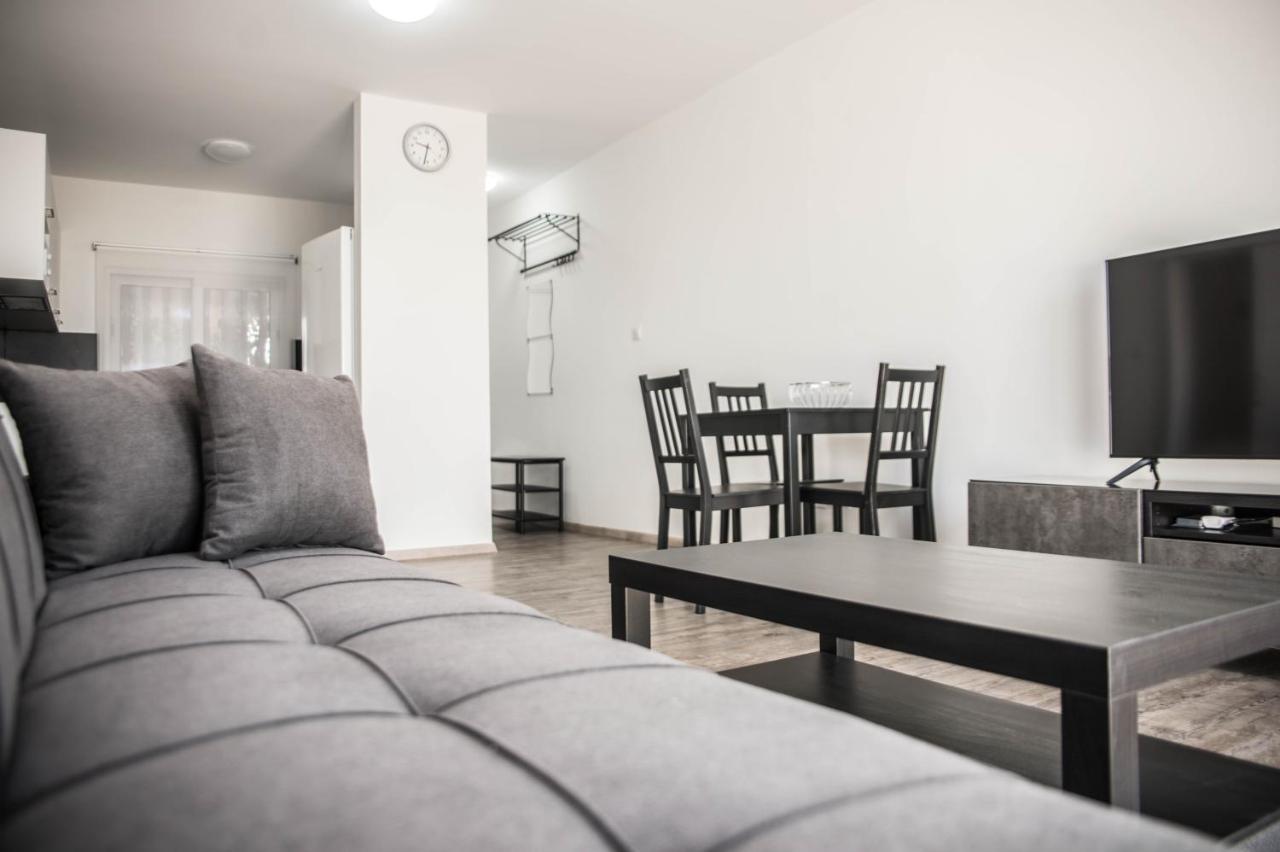 Lovely One Bedroom Apartment With Nice View Kissonerga Extérieur photo
