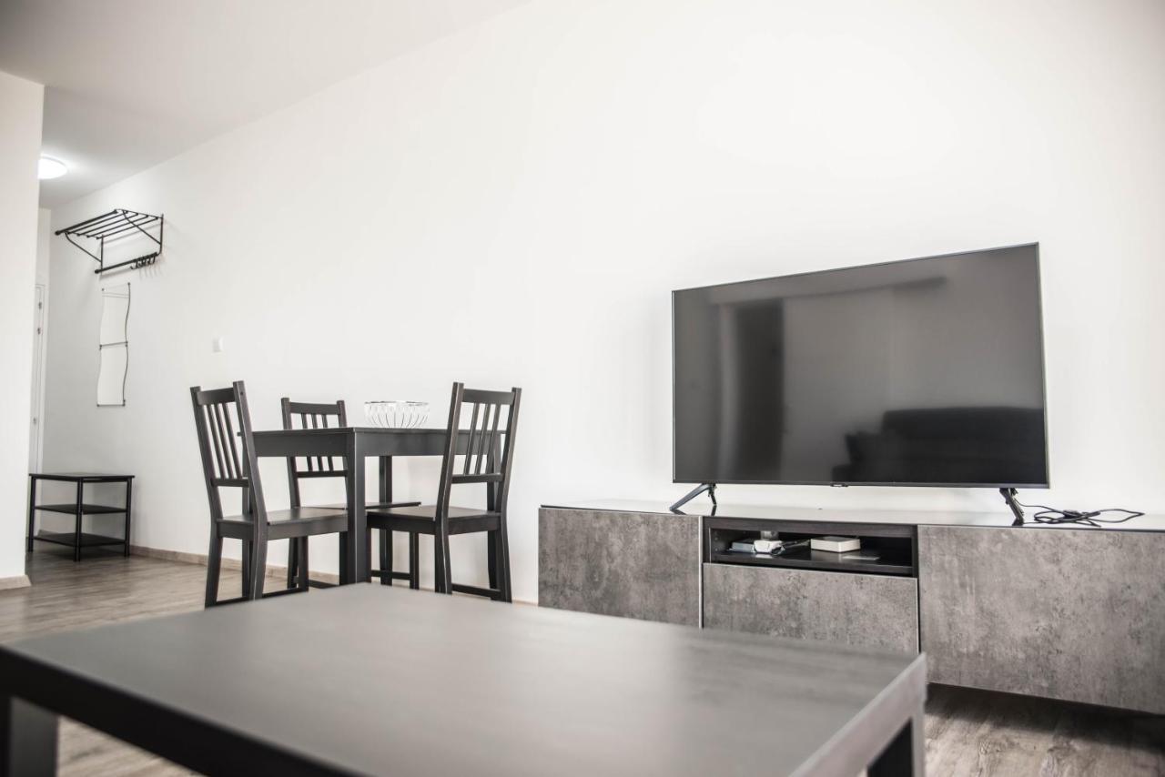 Lovely One Bedroom Apartment With Nice View Kissonerga Extérieur photo