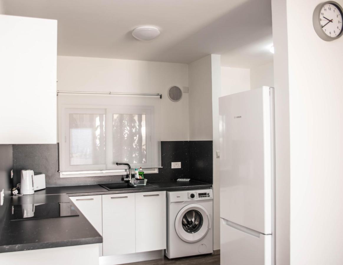 Lovely One Bedroom Apartment With Nice View Kissonerga Extérieur photo
