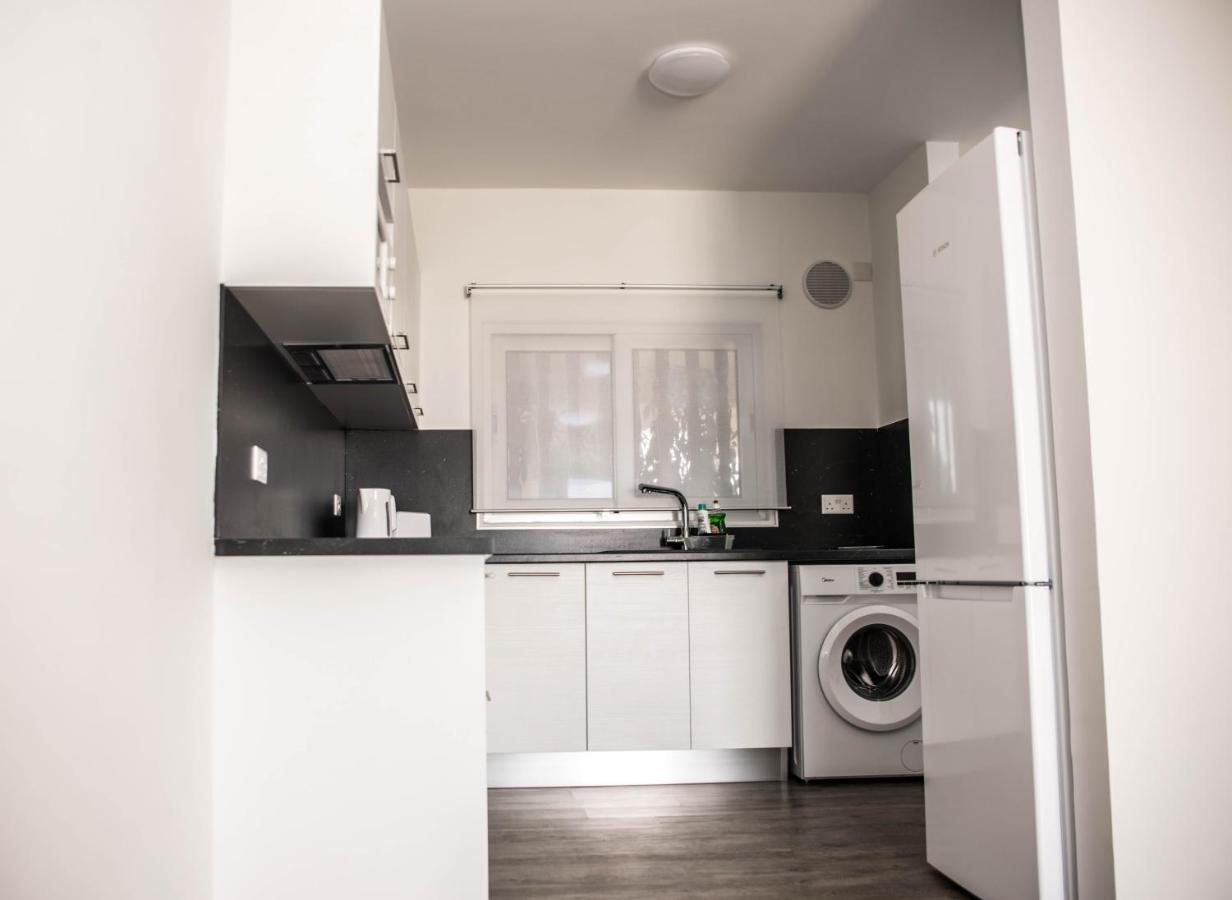 Lovely One Bedroom Apartment With Nice View Kissonerga Extérieur photo